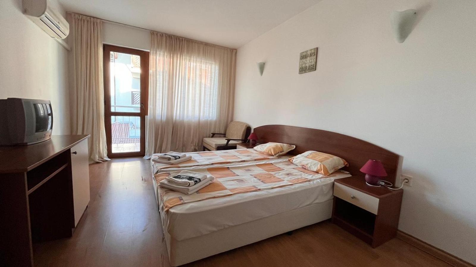Family Hotel Primo Primorsko Esterno foto
