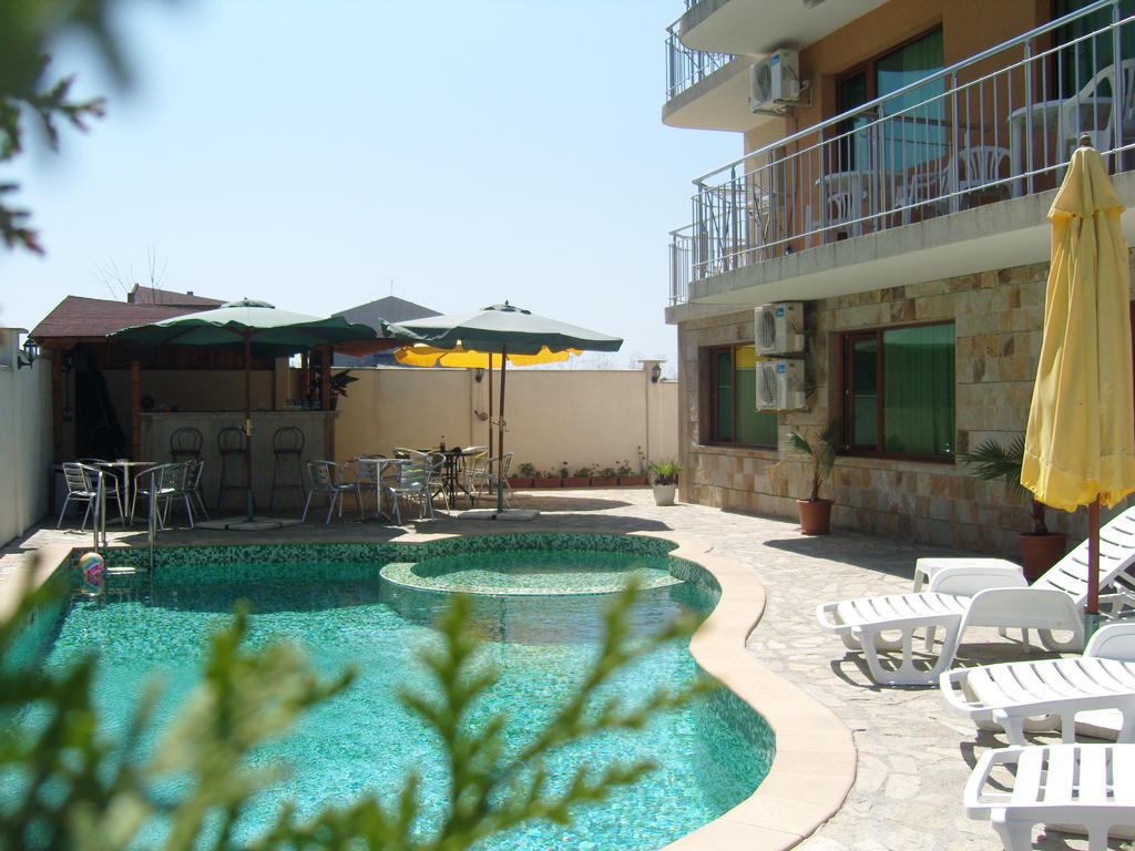 Family Hotel Primo Primorsko Esterno foto